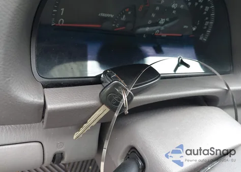 2002 Toyota Camry Le from USA, damaged, VIN JTDBE32K820113031